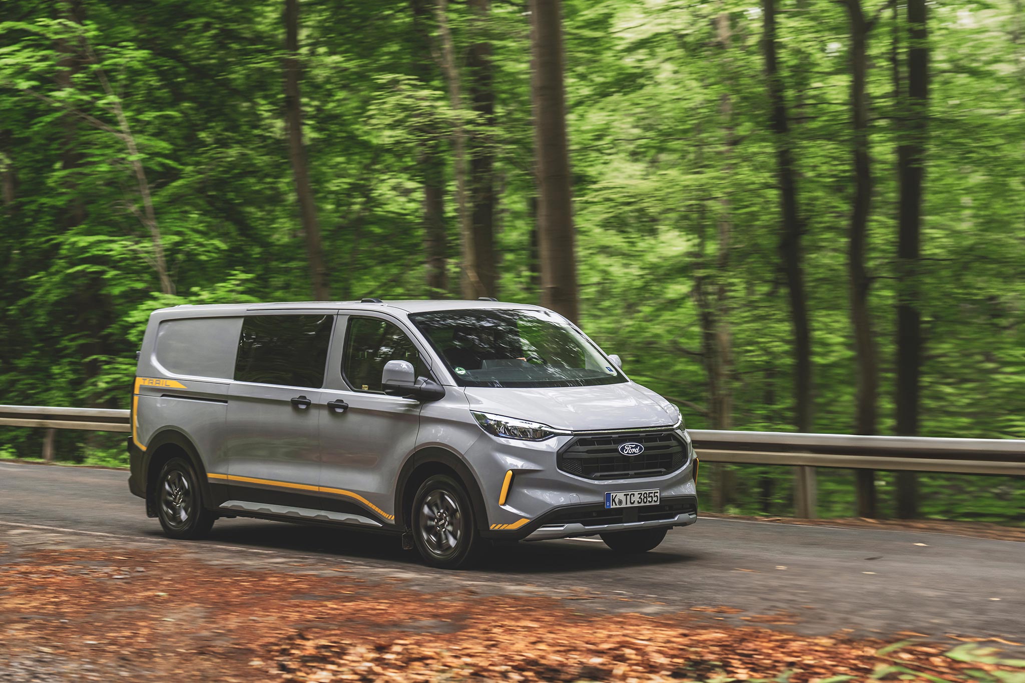 Hibridiniai-automobiliai-Ford-Transit-Custom-PHEV