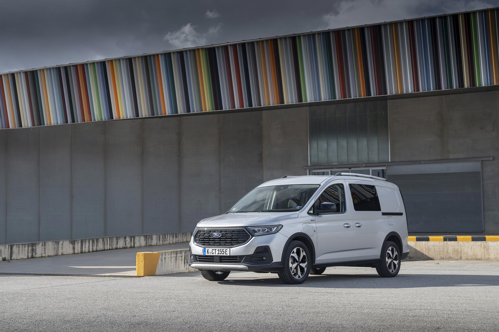 ford-transit-connect-phev-ikraunamas-hibridas