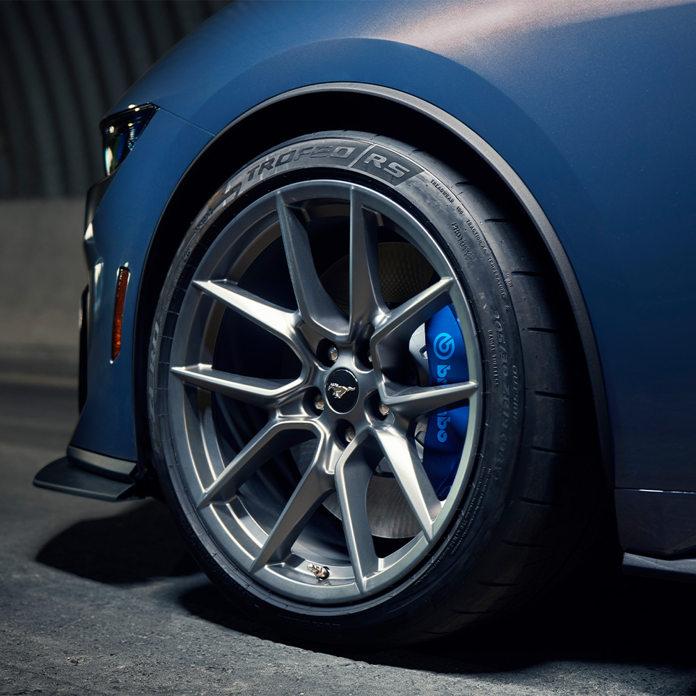 Ford Mustang Dark Horse wheel