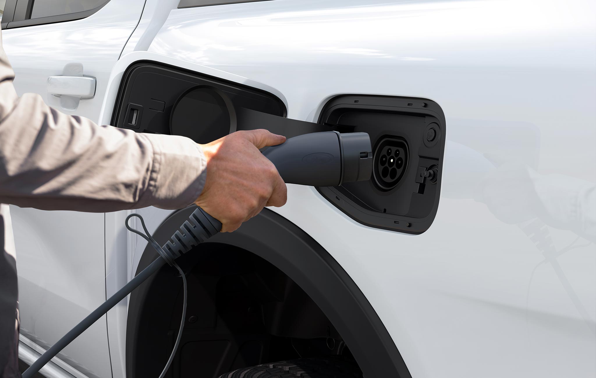 ford-ikraunami-hibridai-phev-kodel-phev-automobiliai-tampa-vis-populiaresni